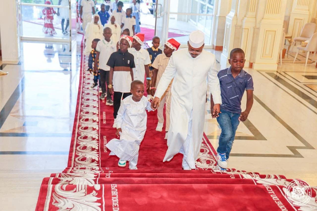 Tchad | Le Président Déby Itno ouvre les portes du Palais Toumaï aux Orphelins à l'occasion de la Noël