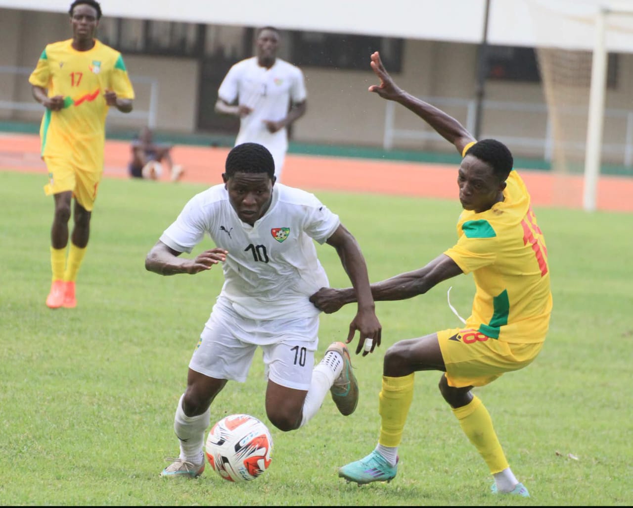 Phase de jeu lors du match amical international contre le Bénin...
