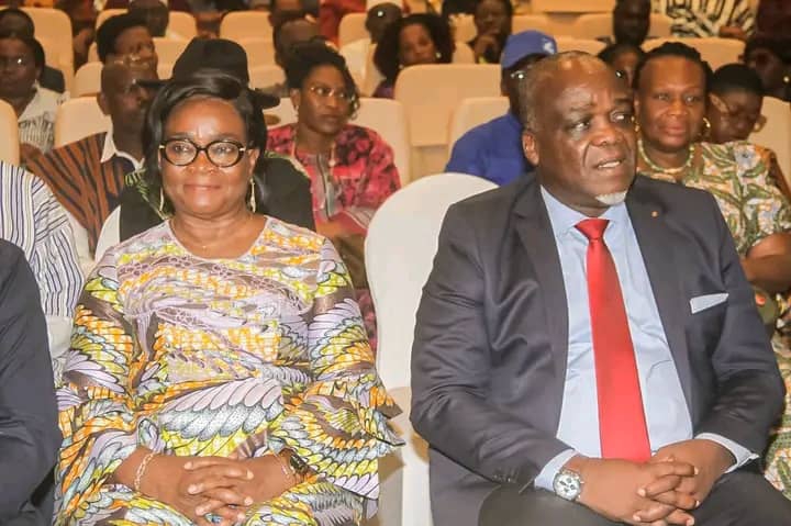 Vue partielle de l'assistance lors su lancement. Au devant, la Gouverneure du District Autonome de Lomé et Garde des Sceaux, ministre de la Justice et des Droits humains
